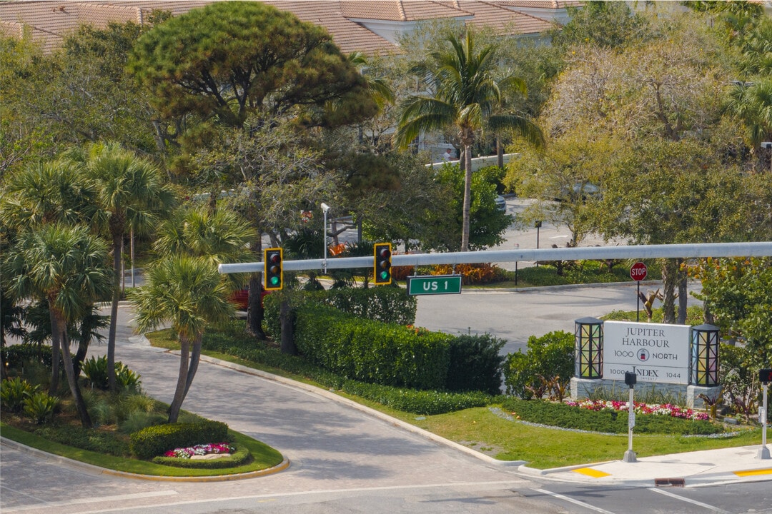 Jupiter Harbour in Jupiter, FL - Building Photo