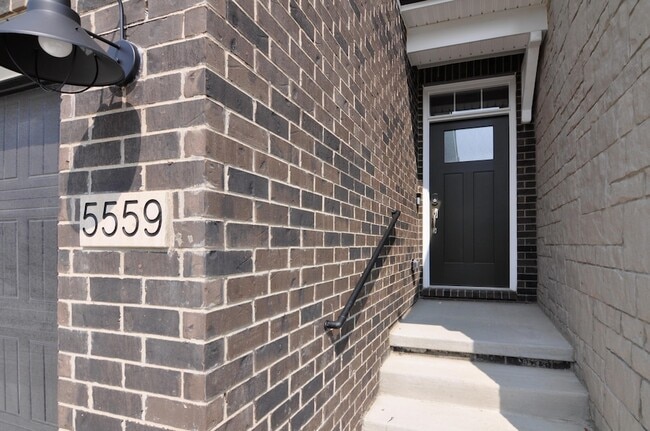 5559 E Spaniel Dr in Ann Arbor, MI - Building Photo - Building Photo