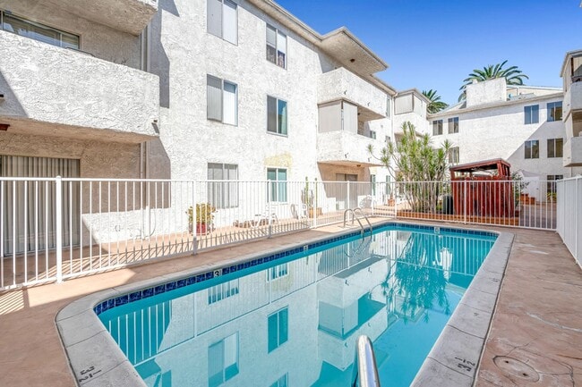 1422 Rock Glen Ave in Glendale, CA - Building Photo - Building Photo