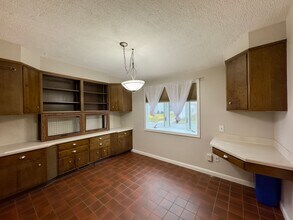 1321 Warwick Dr in Lutherville, MD - Building Photo - Building Photo