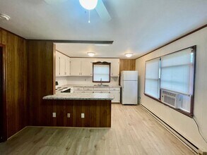 201 E Webb St in Dallas, NC - Building Photo - Building Photo