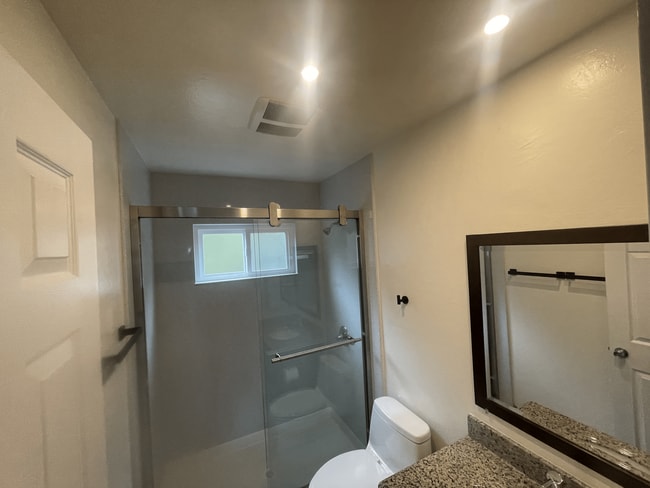 8079 Greenridge Dr, Unit 80 in Oakland, CA - Building Photo - Building Photo