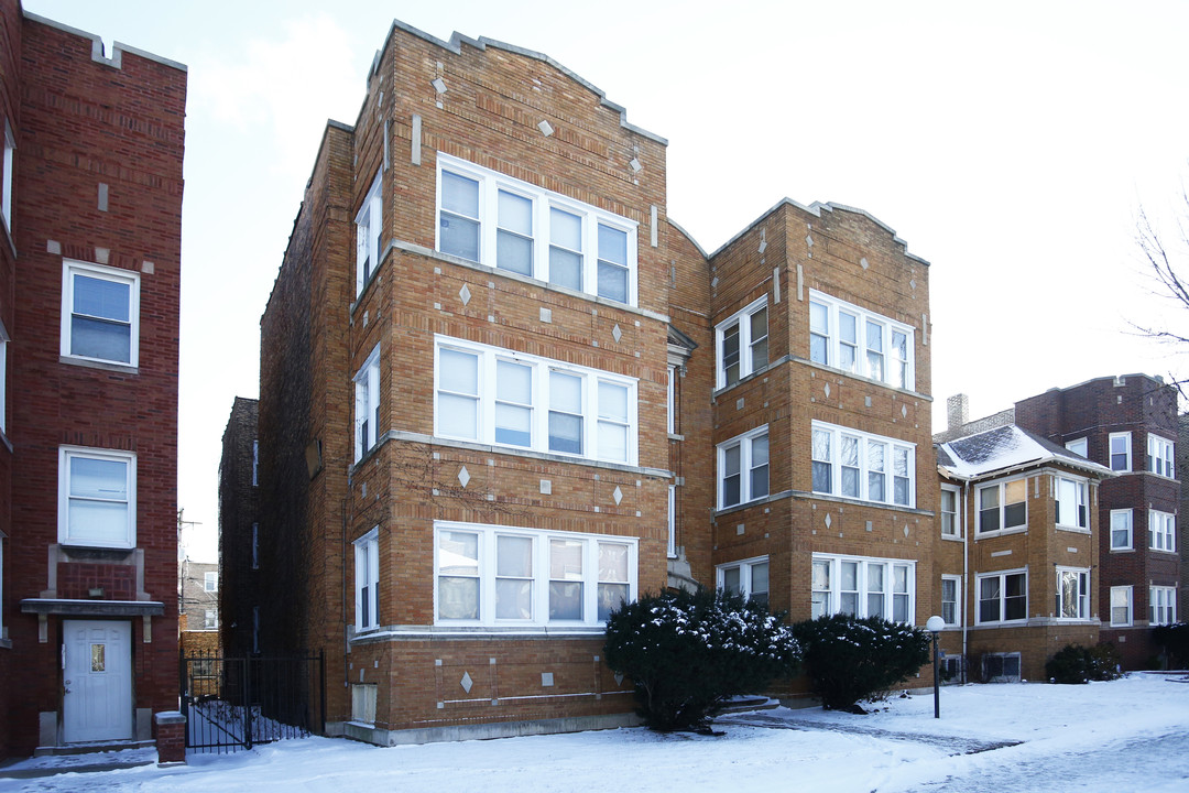 7929 S Saint Lawrence Ave in Chicago, IL - Building Photo