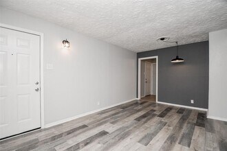 2824 Dalton St-Unit -4 in Houston, TX - Building Photo - Building Photo