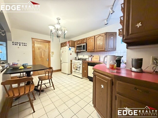 13 Berkshire St, Unit 2 in Cambridge, MA - Building Photo - Building Photo
