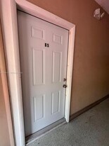 1625 NW 35th St in Miami, FL - Building Photo