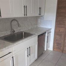 500 NE 2nd St in Dania Beach, FL - Building Photo - Building Photo