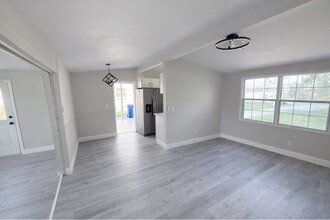 7521 Nundy Ave in Gibsonton, FL - Building Photo - Building Photo