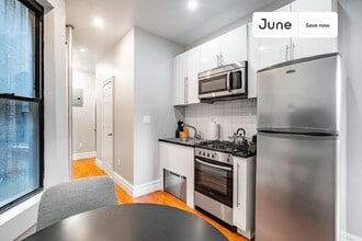 826 Ninth Ave in New York, NY - Foto de edificio - Building Photo