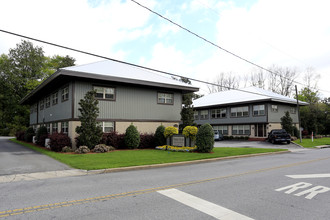 Magnolia Village in Statesboro, GA - Foto de edificio - Building Photo