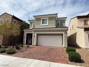 5121 Fiery Sky Ridge St, Unit 03D in Las Vegas, NV - Building Photo - Building Photo