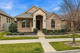 916 10th St in Argyle, TX - Building Photo