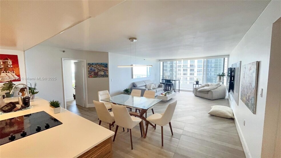 1717 N Bayshore Dr, Unit A-1951 in Miami, FL - Building Photo