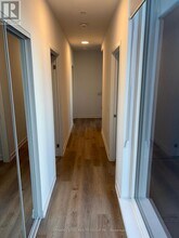 395 Square One Dr in Mississauga, ON - Building Photo - Building Photo