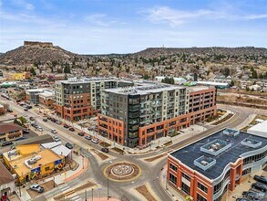 20 Wilcox St in Castle Rock, CO - Foto de edificio - Building Photo