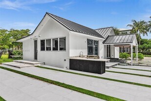 394 SE 5th Ave in Delray Beach, FL - Building Photo