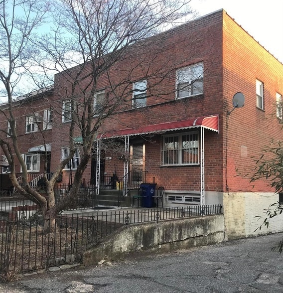 150-14 58th Ave in Queens, NY - Building Photo - Building Photo