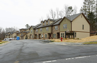 Pickett Square Townhomes in Durham, NC - Building Photo - Building Photo