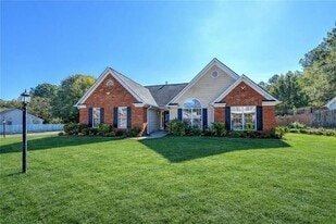 1980 Champions Pkwy NW in Lawrenceville, GA - Building Photo