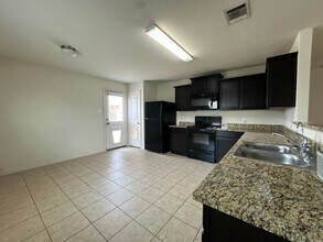 104 Millers Lp in Jarrell, TX - Building Photo - Building Photo