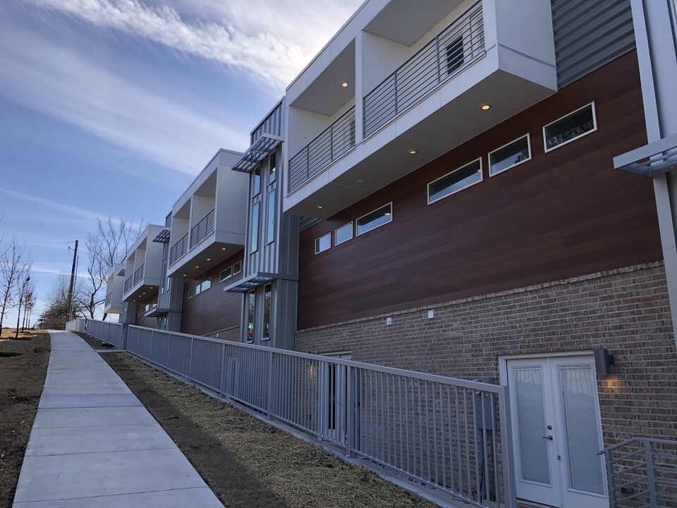 Hog Trough Townhouses in Fayetteville, AR - Building Photo