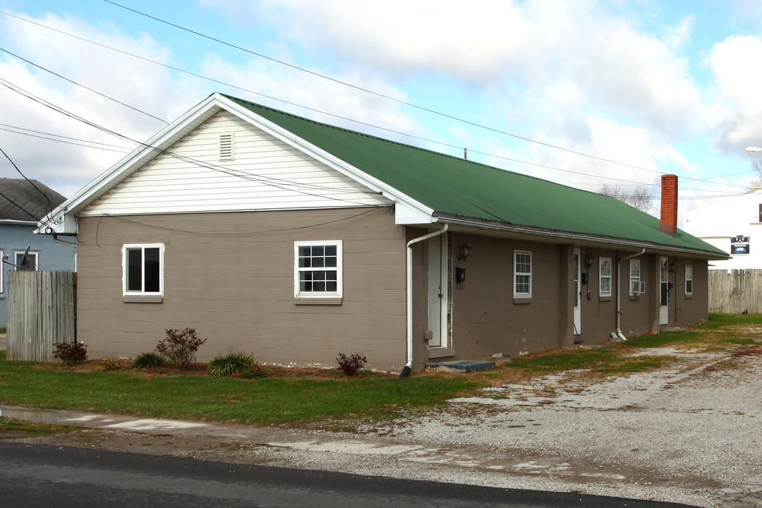 246 E Court St in Lawrenceburg, KY - Building Photo