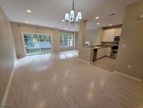 228 Riverwalk Way in Clifton, NJ - Building Photo - Building Photo