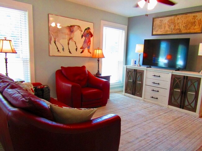 property at 31 Hunters Creek Dr