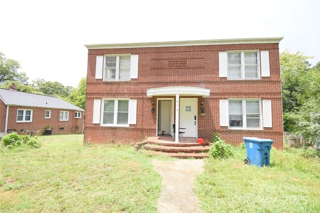 property at 614 N Ellis St