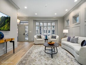 1143 W Montana St in Chicago, IL - Building Photo - Building Photo