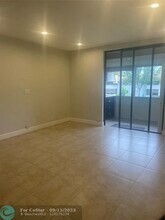 8406 W Sample Rd-Unit -227 in Coral Springs, FL - Building Photo - Building Photo