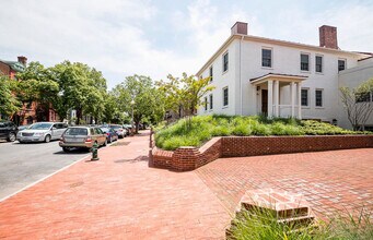 616 D St SE in Washington, DC - Building Photo - Building Photo