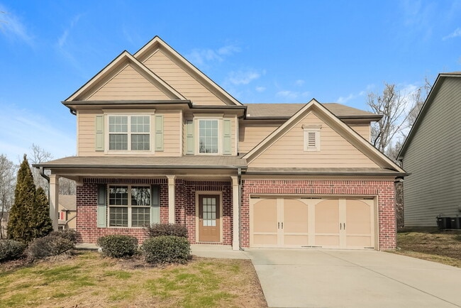 property at 825 Westmoreland Ln NE