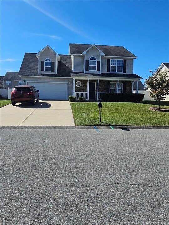 190 Huntington Dr in Raeford, NC - Building Photo