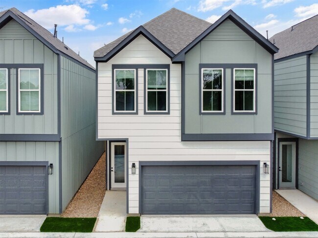 2410 Vaughn St in Houston, TX - Building Photo - Building Photo