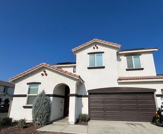 3106 E Seeger Ave in Visalia, CA - Building Photo - Building Photo