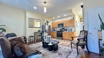 844 Hancock St in Brooklyn, NY - Building Photo