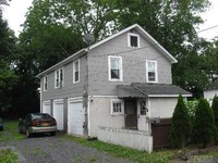 48 Arnold Ave in West Babylon, NY - Foto de edificio - Building Photo