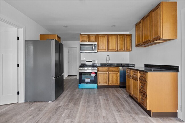 416 Oak Hill Ave-Unit -2 in Endicott, NY - Building Photo - Building Photo