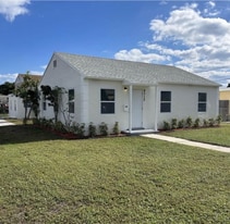 4312 Pinewood Ave in West Palm Beach, FL - Building Photo