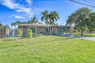 1736 NW 38th St in Oakland Park, FL - Building Photo