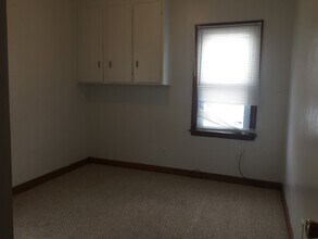 641 Newton St in Waterloo, IA - Building Photo - Building Photo