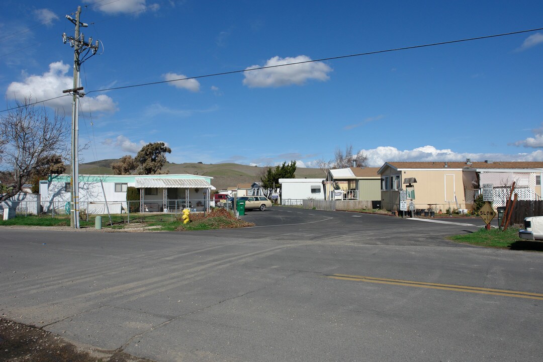Rancho Jamore Mobile Home Park in Los Alamos, CA - Foto de edificio