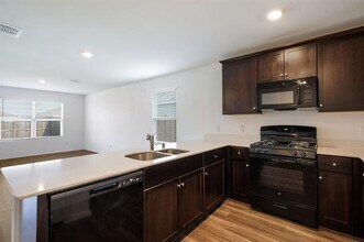 5807 Grindstone Dr in Heartland, TX - Building Photo - Building Photo
