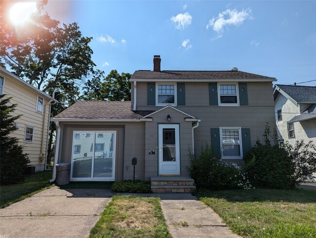 property at 10 Bidwell St