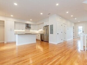 210 Adams St in Waltham, MA - Building Photo - Building Photo