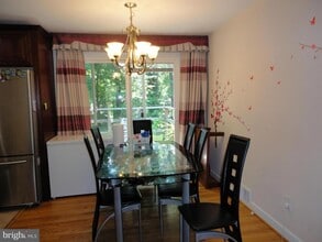 4521 Mayfield Dr in Annandale, VA - Building Photo - Building Photo