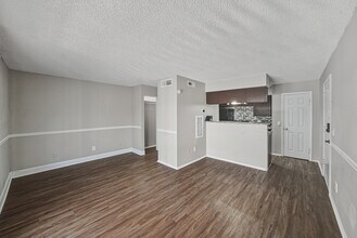 Magnolia Apartments in Orlando, FL - Building Photo - Building Photo