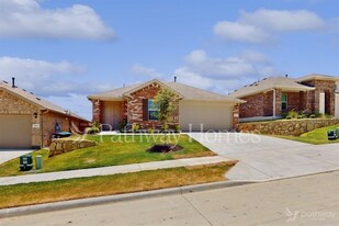 1613 Garysburg Ct in Fort Worth, TX - Building Photo
