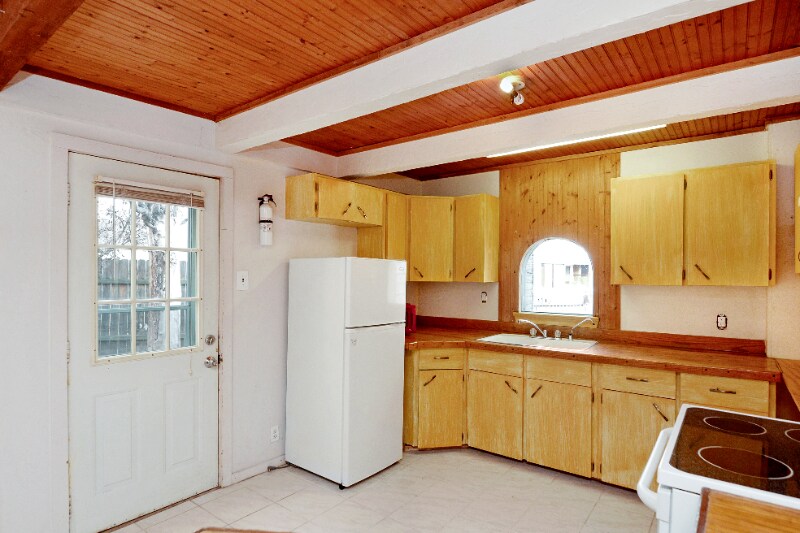 406 W 4th Ave in Iliff, CO - Building Photo